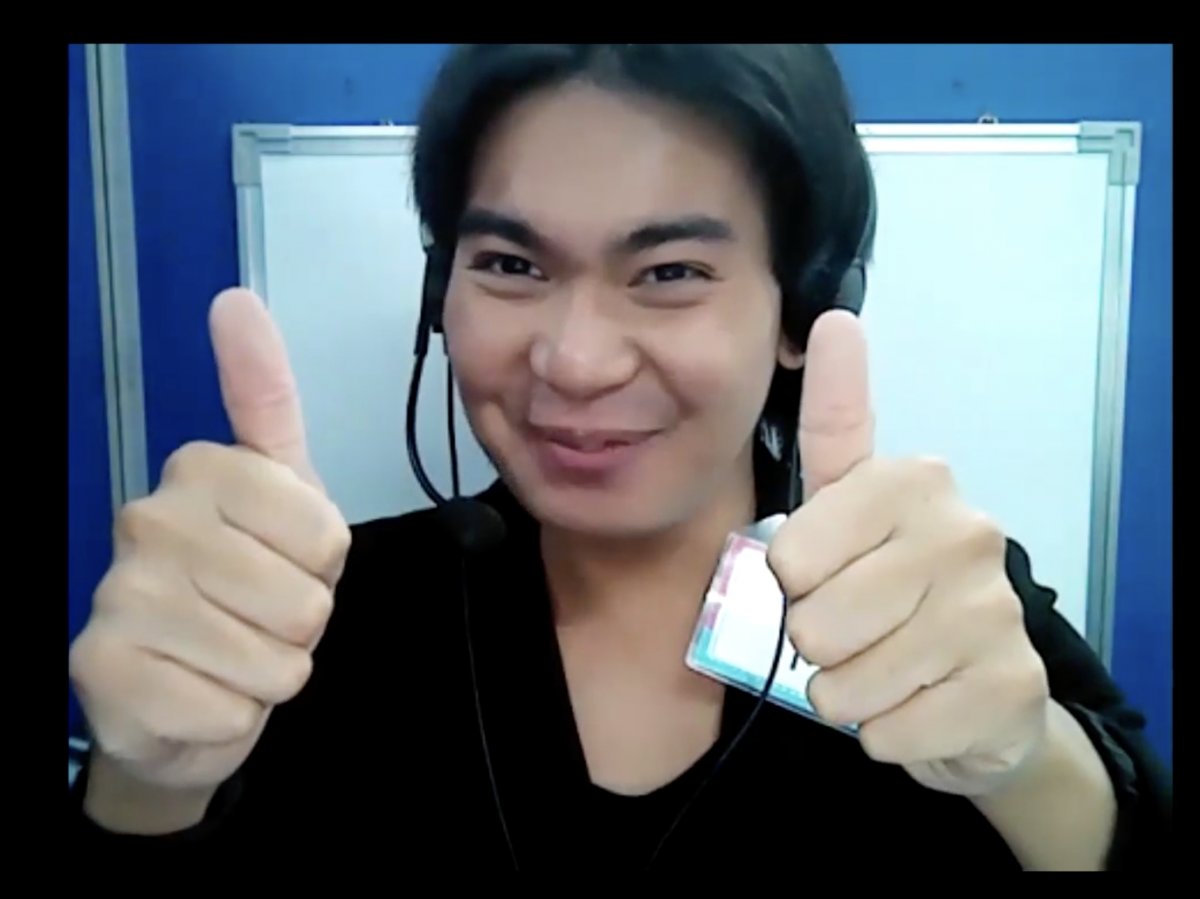 真剣に授業を受ける生徒