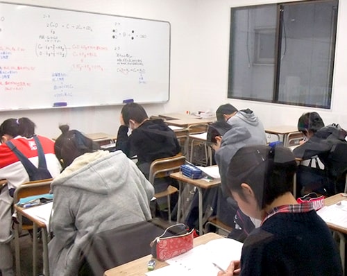 演習授業に集中して取りくんでいます